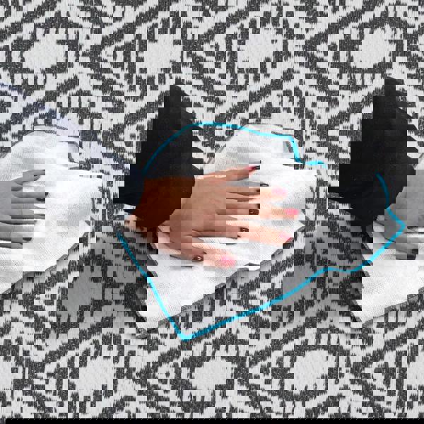 JVL The Gardener Reversible Geo Pattern Outdoor Garden Rug 120x170cm