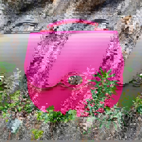 Zatchels Handmade Leather Twist Lock Saddle Bag - Magenta