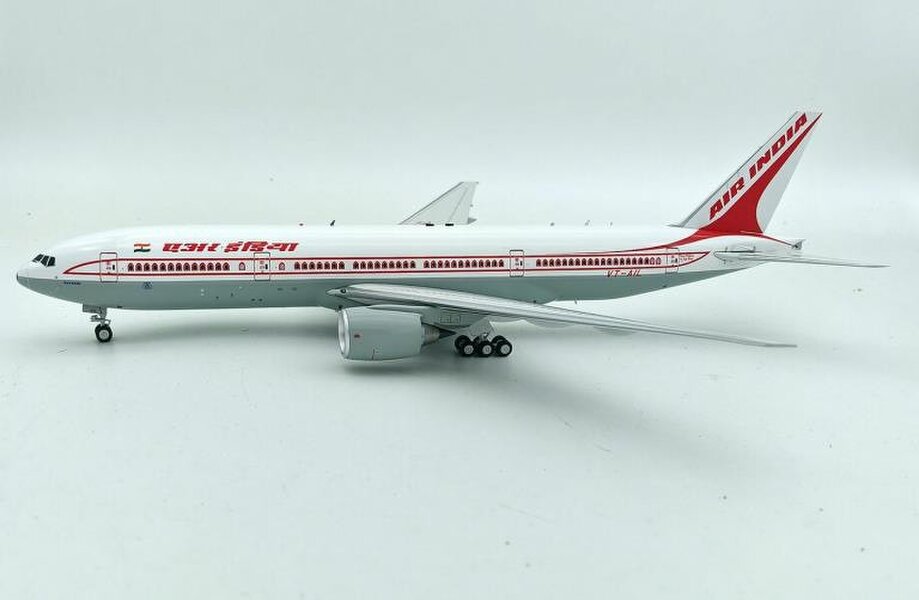 MCSlots Air India Boeing 777-200 VT-AIL With Stand 1:200 Scale Inflight200 IF777AI0124