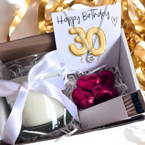 Aye Do Gifts Small 30th Birthday Gold Balloon Hamper | Necklace, Chocolate & Candle