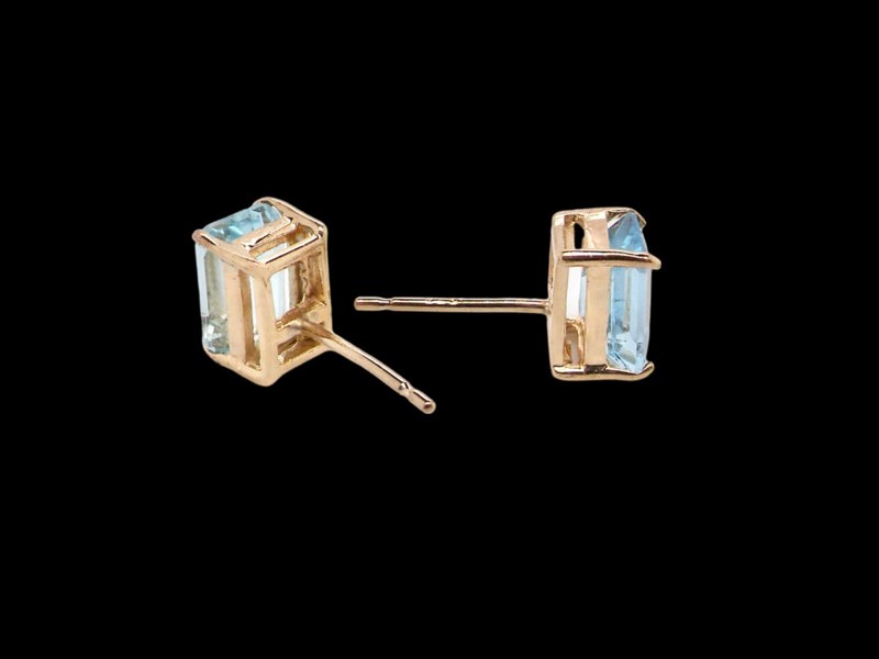 Vintage Tom A pair of aquamarine earrings