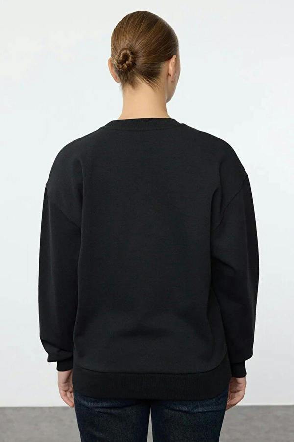 WOVCOR Animal Embroidered Thick Fleece Knit Sweatshirt