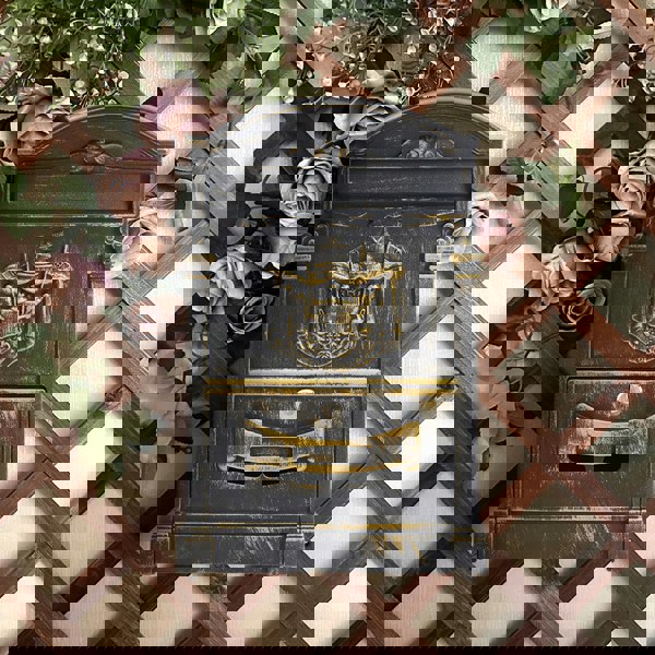 Living and Home Vintage Wall-Mounted Postbox with Lock