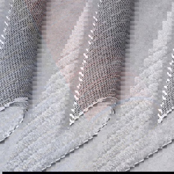 High Pile White Rug Pigment – Geometric Design