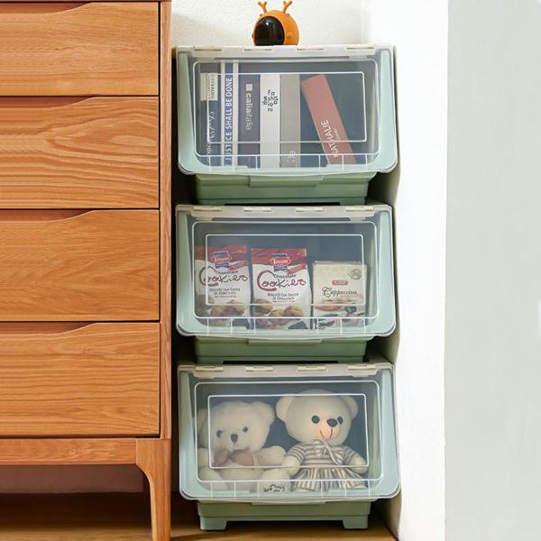 Living and Home Stackable Plastic Storage Box with Lid and Wheels
