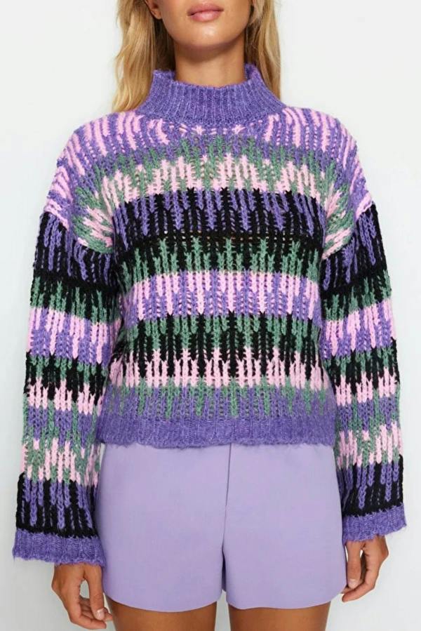 WOVCOR Soft-Textured Ethnic Pattern Thick Cropped Knit Sweater