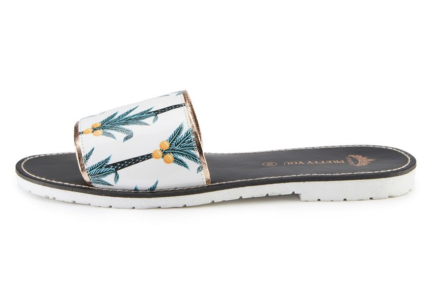 Pretty You London Coconut Printed Slide & Clutch Set