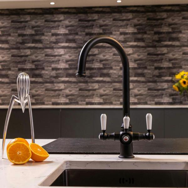 Flode korsa | Traditional Cruciform Style 3 in 1 Instant Boiling Tap | White Ceramic Levers | Matt Black Finish