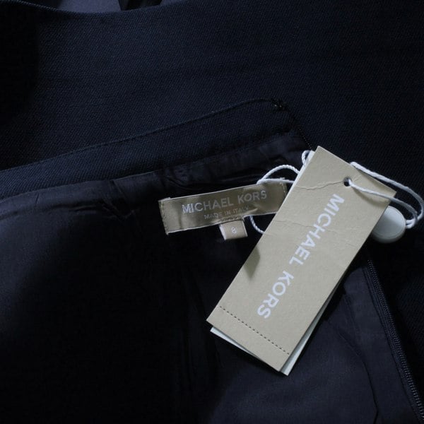 Michael Kors luxurious A-line mini skirt in a navy blue twill fabric&nbsp;