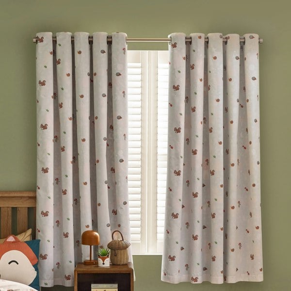 Catherine Lansfield Fox and Woodland Friends Fully Reversible Eyelet Curtains Green