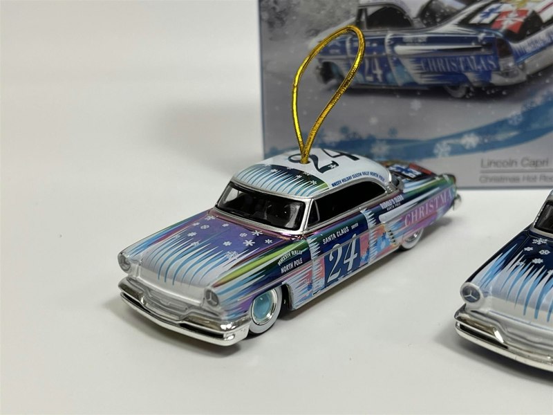 Mini GT Lincoln Capri Christmas Hot Rod By Tim Sadchikov 1:64 Mini GT MGT00888L