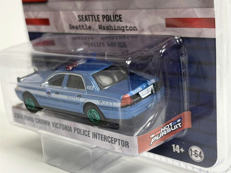 Greenlight 2001 Ford Crown Victoria Police Interceptor Chase Model 1:64 43020D