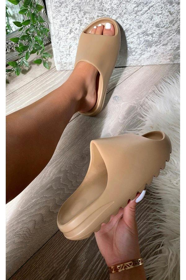 Lou Slip On Sandals - Mocha