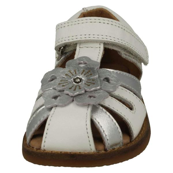 Start-rite Girls Startrite Flower Detailed Closed Toe Sandals Flora