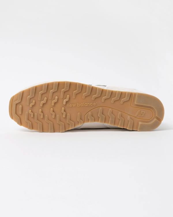 sole of New Balance 373 Mens Trainers in Sea Salt
