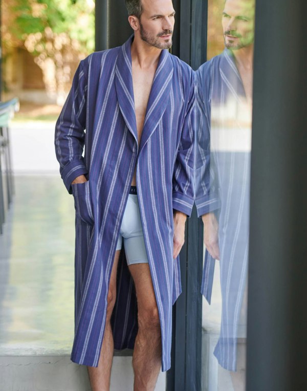 M_Dressing_Gown_Banbury_Navy_Stripe_Stretch_Trunks_Light_Blue_1_1.mp4