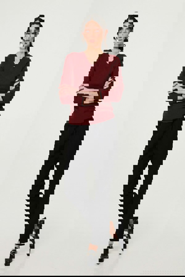 Red | Contrast Trim V-Neck Knit Top
