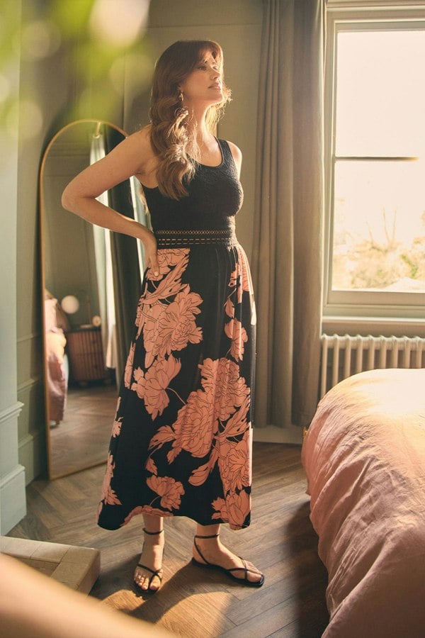 Black | Floral Lace Trim Sleeveless Maxi Dress : Model is 5'9"/175 cm and wears UK10/EU38/US6/AUS10