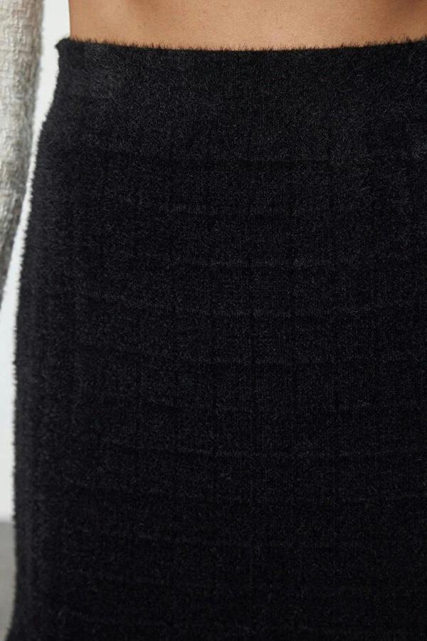 WOVCOR Knit Skirt with Feathered Thread and Ruffle Detail