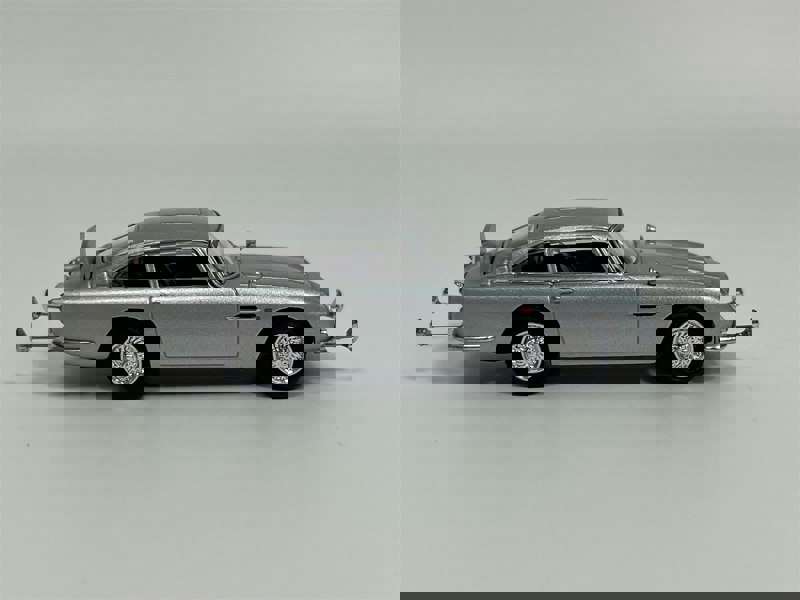 Mini GT James Bond 007 Goldfinger Aston Martin DB5 Japanese Version 1:64 Mini GT MGT00900-007J