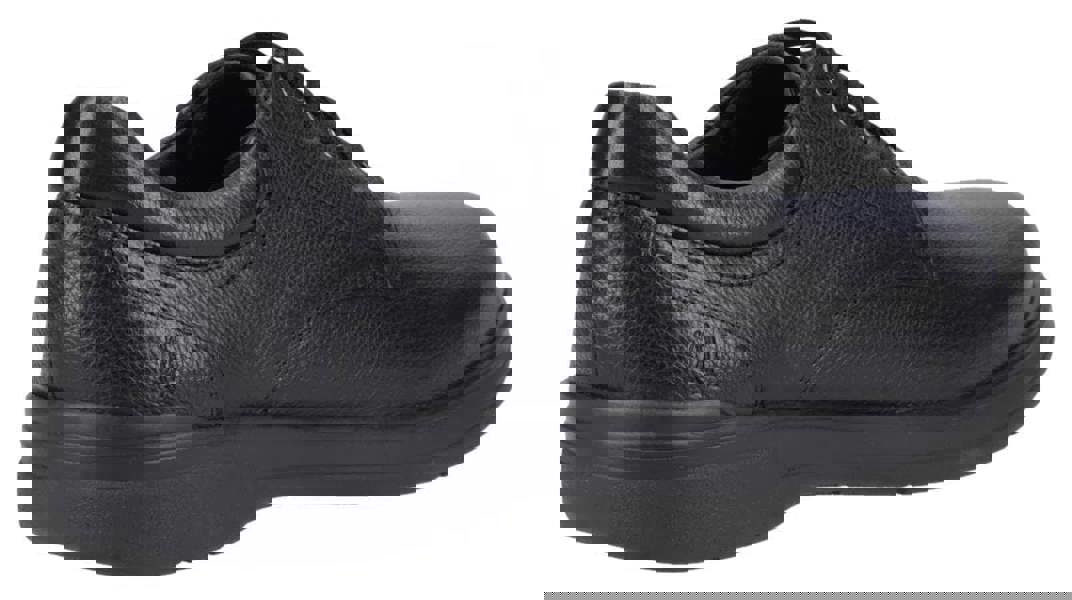 Hush Puppies Marco Mens Classic Lace Up Smart Leather Formal Shoes, black leather shoes with a smooth finish and sturdy sole.