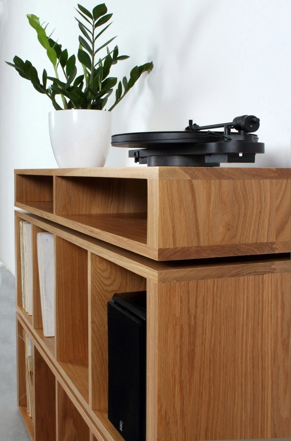 The Urban Editions Corston Turntable Stand