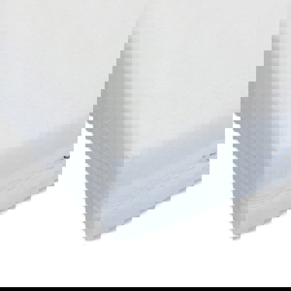 Close up on corner of mattress