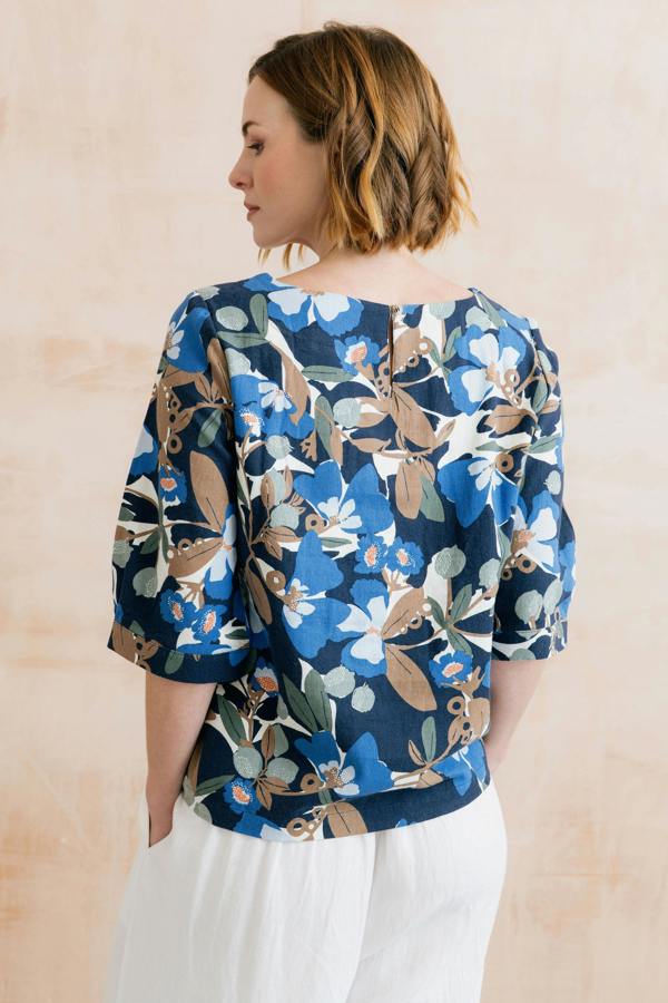 Lily & Me Lakeside Linen Blend Print Top Navy