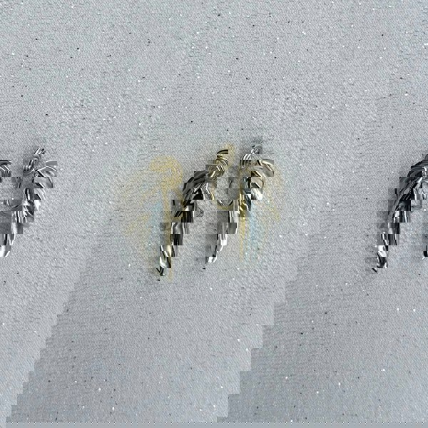 Gold Clip On Earrings, Leaf Front View, Leaf Design Clip On Earrings For Non Pierced Ears, Gold Statement Earrings, Nature Inspired Clip Ons, Elegant Vintage Style Earrings
