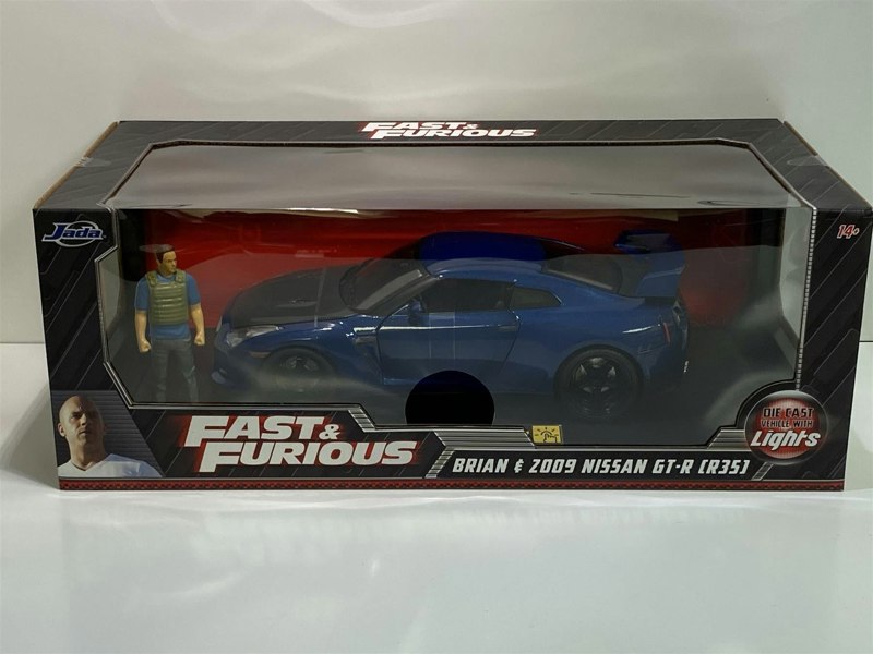 fast and furious brians 2009 nissan gtr figure and working lights 1:18 jada 31142