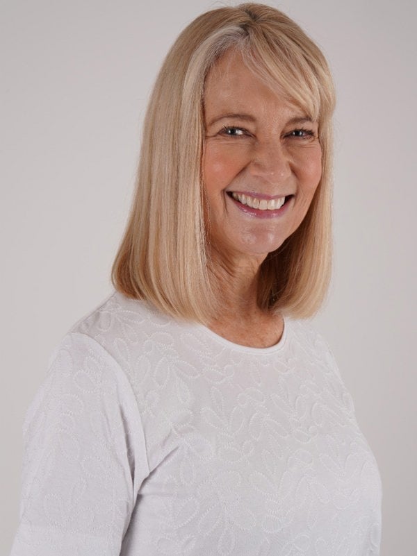 TIGI-Wear All- Over Leaf Embroidery Top