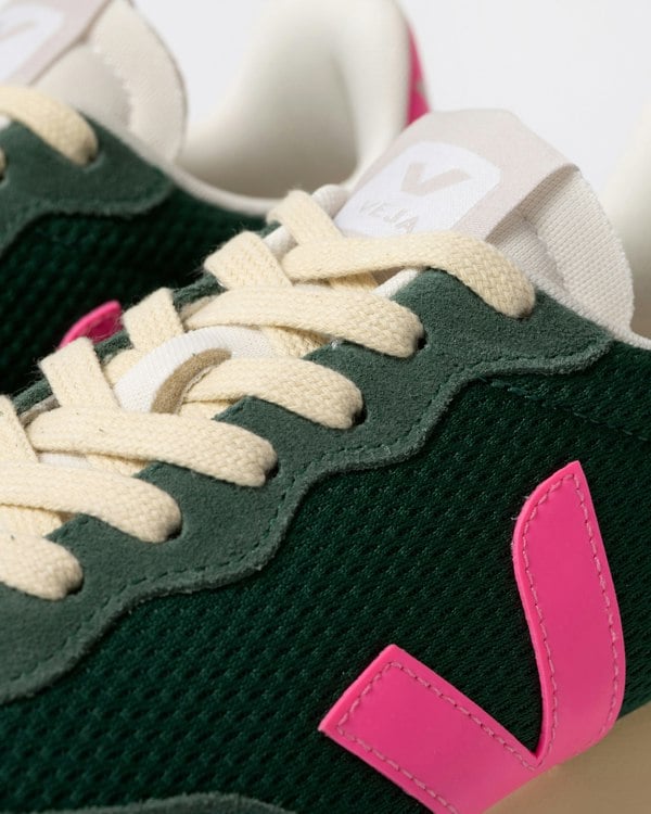 close detail of a pair of Veja Rio Branco II Alveomesh Womens Trainers in Poker-Sari colourway