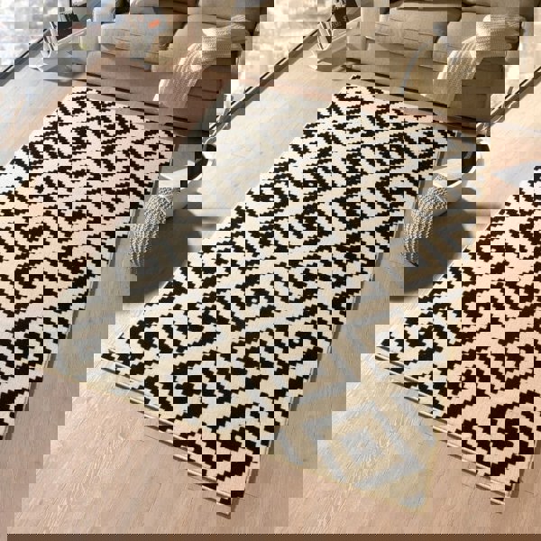 Velours Diamond Design Black & Cream