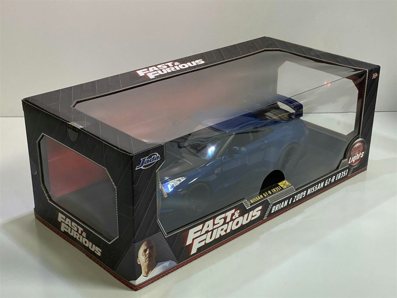 fast and furious brians 2009 nissan gtr figure and working lights 1:18 jada 31142