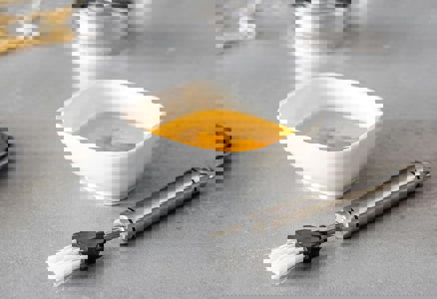 KitchenCraft Professional Kitchen Tools with Oval Shaped Handles, 5pc Set Including Zester, Spatula, Sieve, Pastry Brush and Pastry Wheel