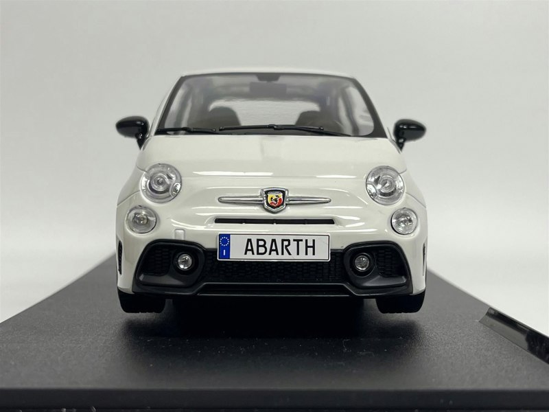 Solido Fiat Abarth F595 2022 Ghiaccio White 1:18 Scale Solido 1811301