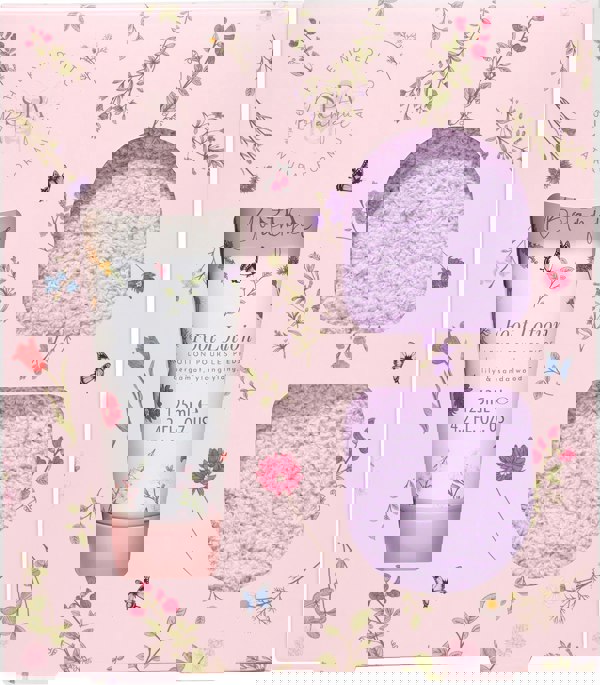 The Kind Edit Co. 5 in 1 Gift Set  : Bath Salts, Shower Gel, Body Lotion, Shower Flower, Hand Cream, Nail File,  Foot Lotion, Pair of Socks