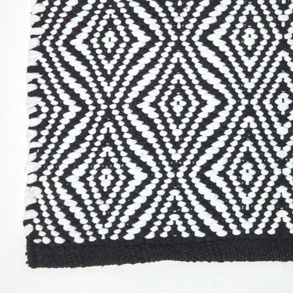 HOMESCAPES Trance Black and White Diamond Pattern Recycled Fibre Rug