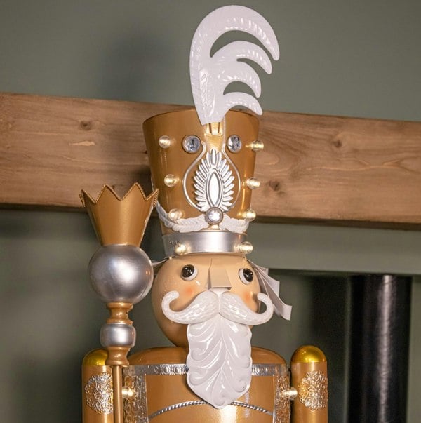 Samuel Alexander 1.2m Battery Operated Light up Giant Christmas Gold Nutcracker with LEDs