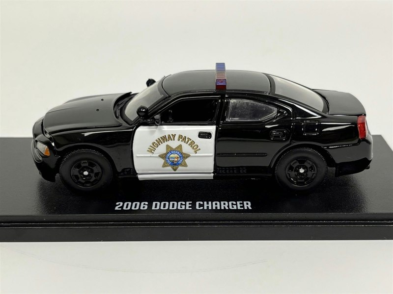 Greenlight The Rookie 2006 Dodge Charger Black White 1:43 Scale 86634