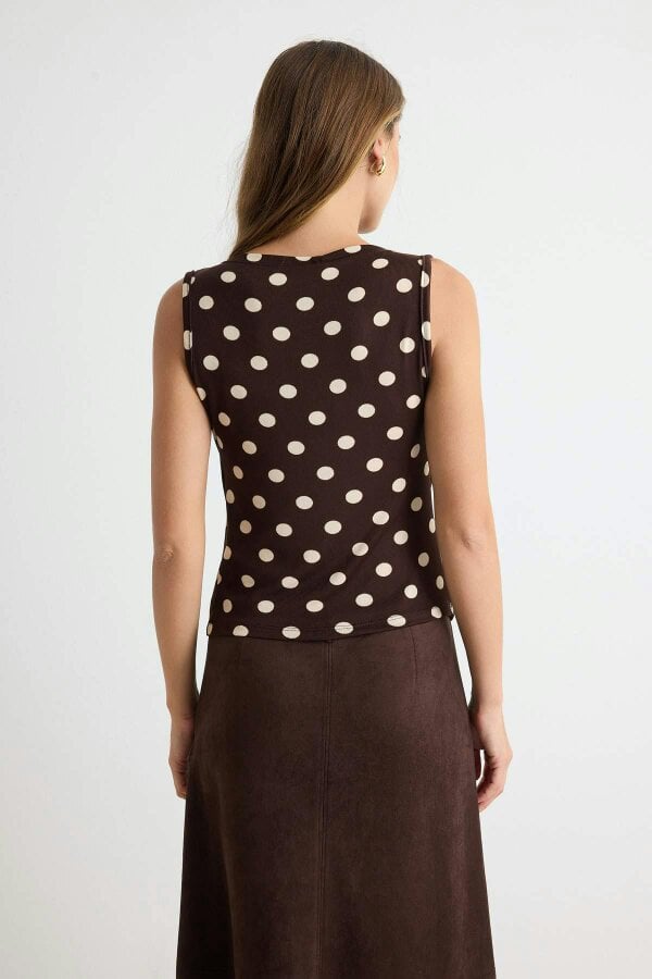 WOVCOR Fitted Scoop Neck Sleeveless Lace Detail Knitted Blouse