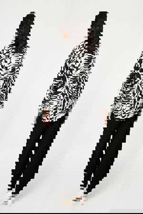 Black | Curve Leaf Print Relaxed Blouse