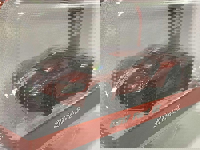 2017 ford gt red white stripe 1:64 scale greenlight 37220e