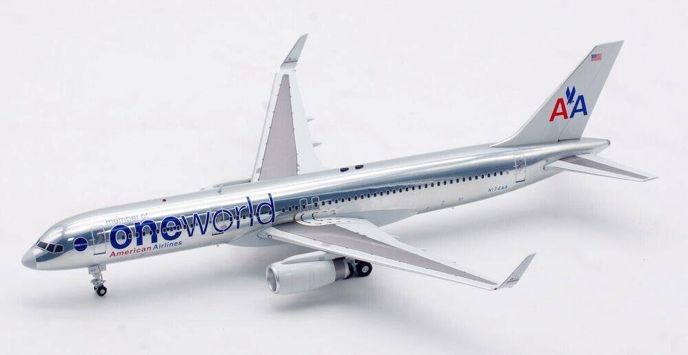 MCSlots Oneworld American Airlines BOEING 757-223 N174AA Polished 1:200 IF752AA0832P