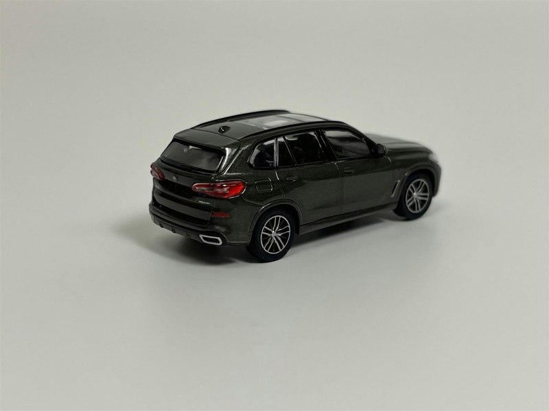 Minichamps BMW X5 2019 Beige Metallic 1:87 Scale 870029200