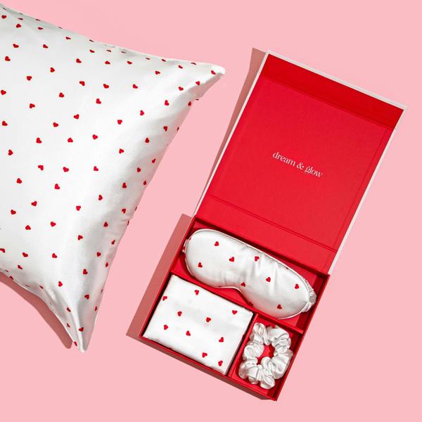 Silver Cloud Beauty Silver Cloud Heart Print Satin Gift Set With Silver Ions