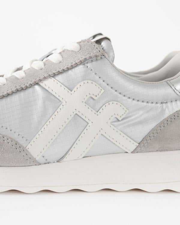 FitFlop Womens Retro-Q FF Metallic-Fabric/Suede Trainers - Silver/Urban White E11