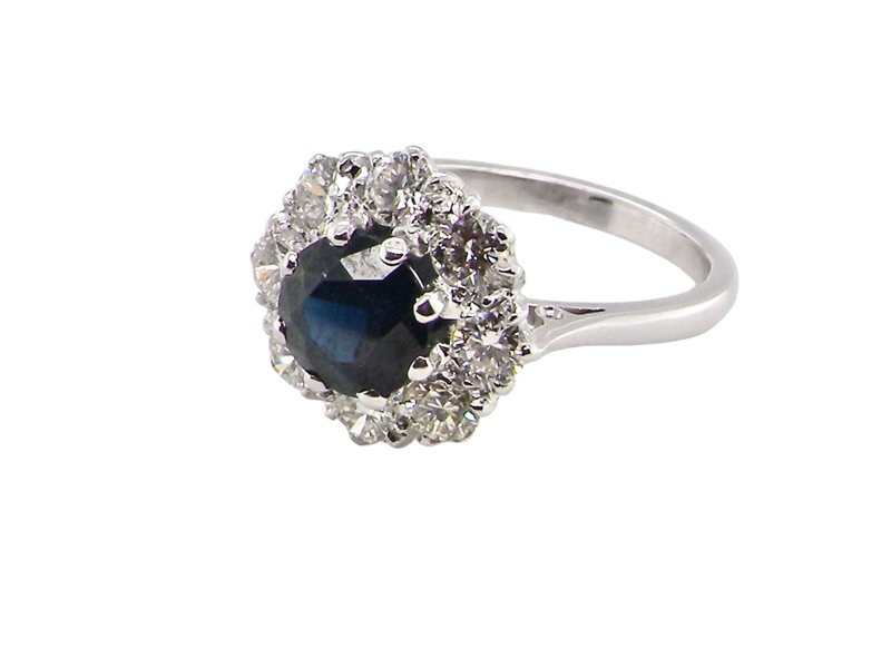 Vintage Tom A fine sapphire and diamond ring