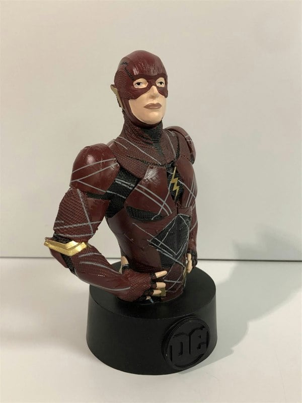 the flash #18 1:16 scale bust universe collection eaglemoss