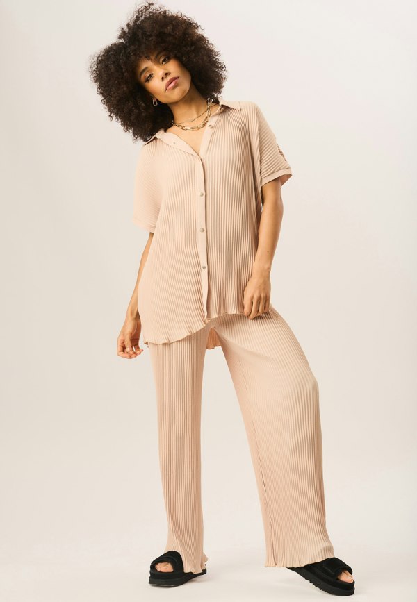 Gini London Beige Plisse Short Sleeve Oversized Shirt